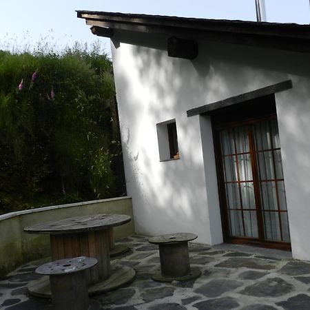 Hostal Casa Corral - Casas de Aldea Monón Exterior foto