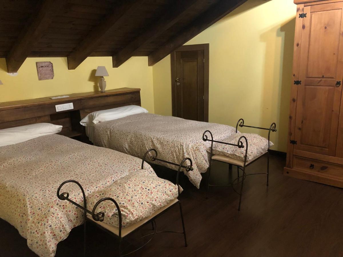 Hostal Casa Corral - Casas de Aldea Monón Exterior foto