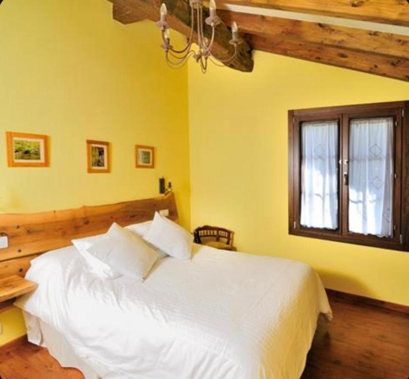 Hostal Casa Corral - Casas de Aldea Monón Exterior foto
