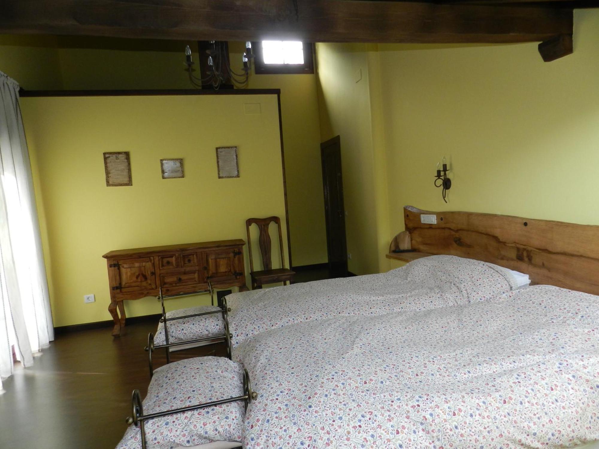 Hostal Casa Corral - Casas de Aldea Monón Exterior foto